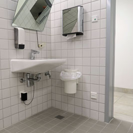 WC Hallenbad Ismaning, im Gebäude Foto2