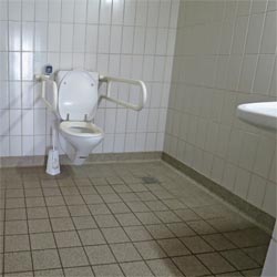 WC Michaeli-Freibad Damen Foto0