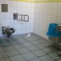 WC U6 Bahnhof Garching-Hochbrück Foto0