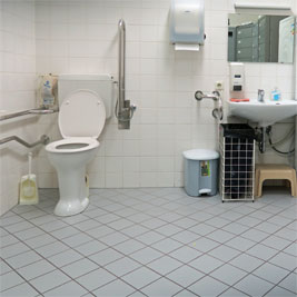 WC Versöhnungskirche Foto0