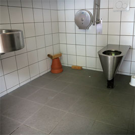 WC am Bootshaus Herrsching Foto1
