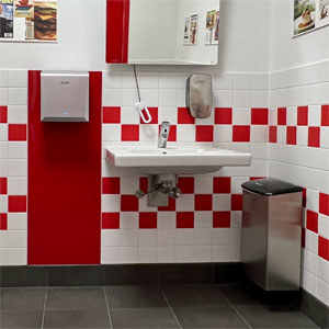 WC Five Guys Perlach Plaza Foto2