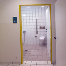 WC Osterfeldhalle Ismaning mit Dusche Foto0